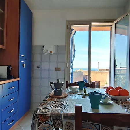 Casa Delle Camelie * צ'פאלו