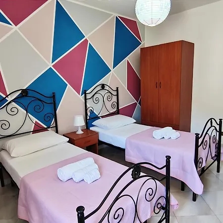 Casa Delle Camelie *