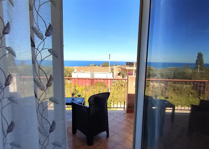 Casa Delle Camelie Apartment Cefalu