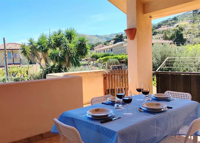 Casa Delle Camelie *