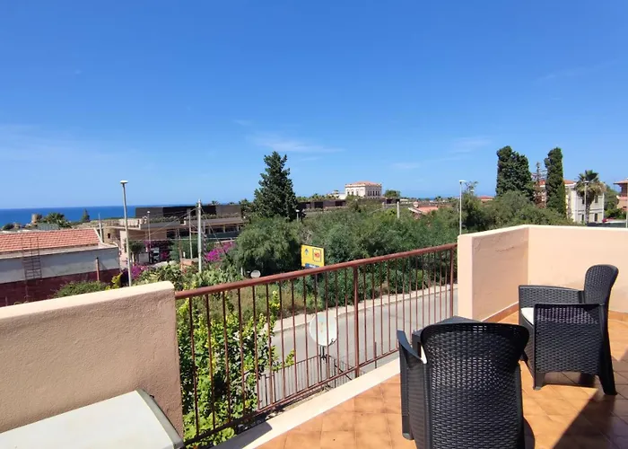 Casa Delle Camelie *